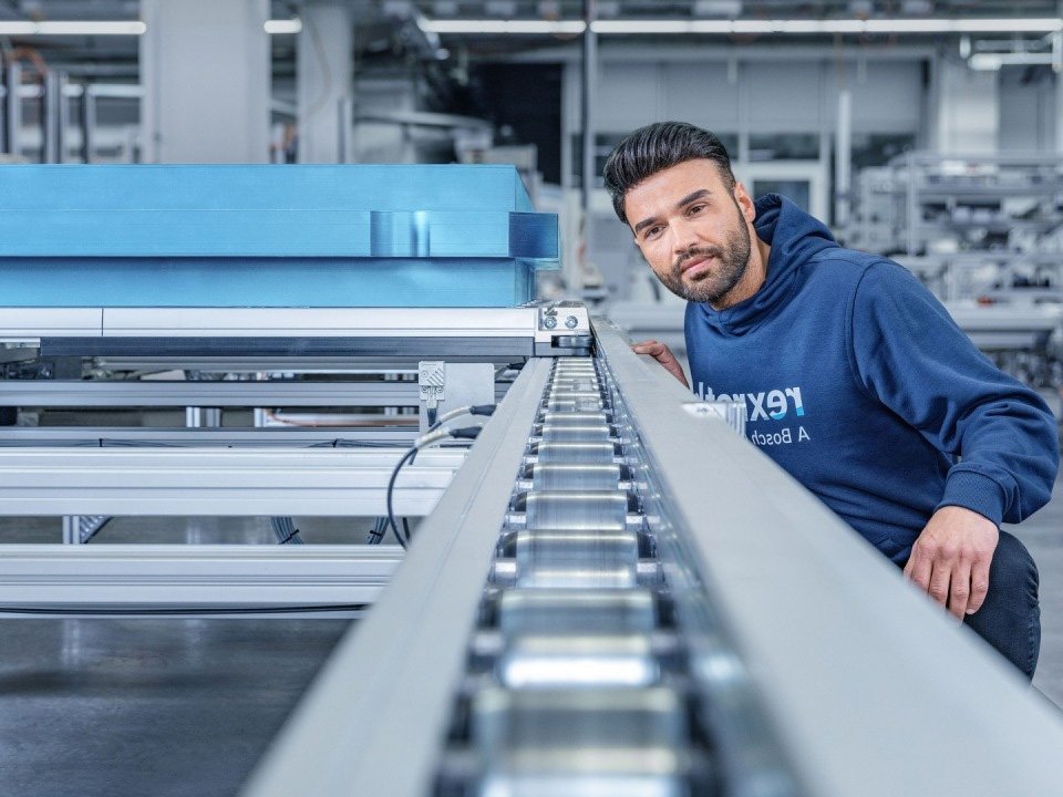 Montage- und Produktionslinien Fördertechnik Transfertechnik FMS-Technik AG